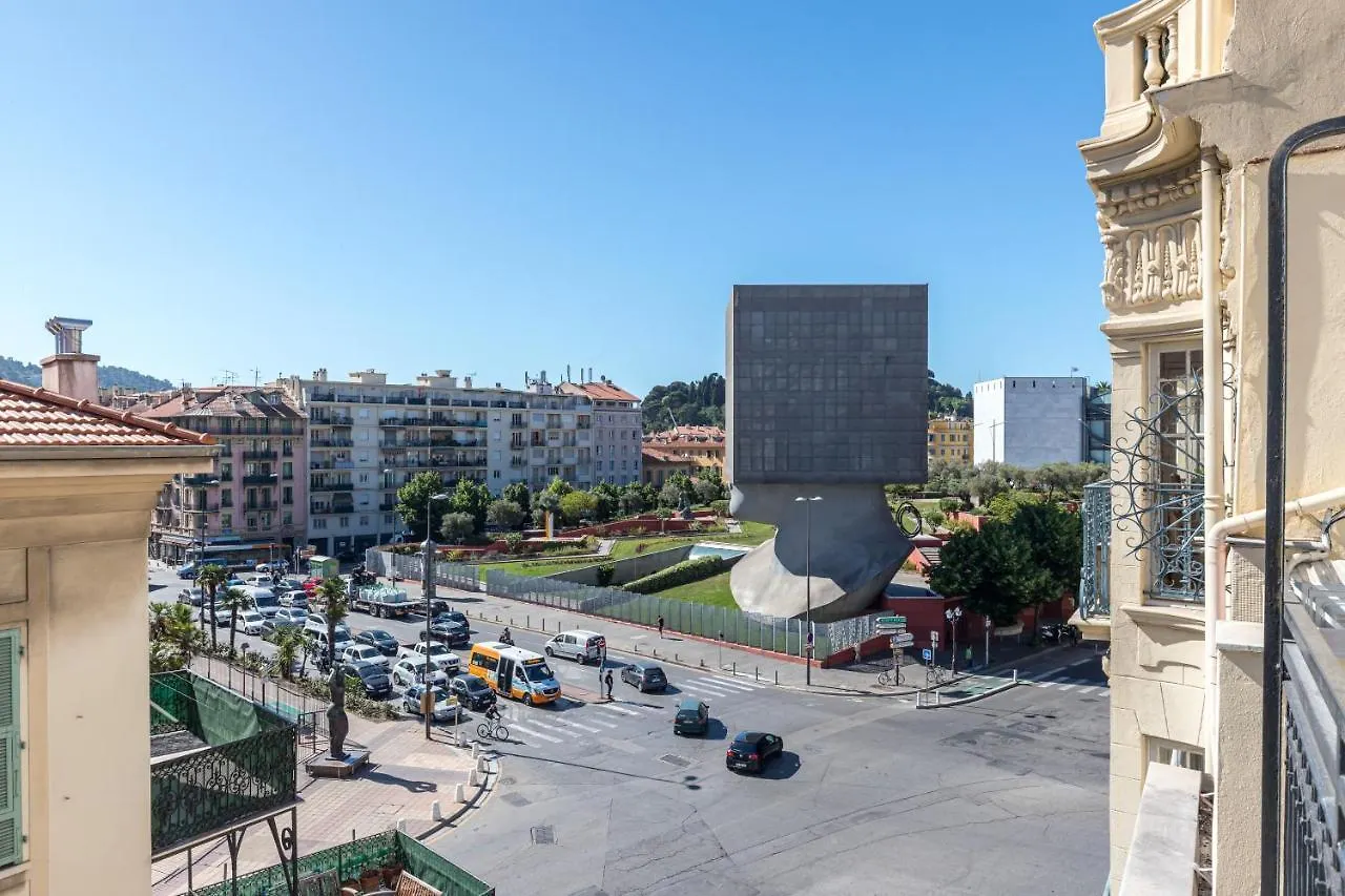Squared Head-Apartment With Terrace In Niza Apartamento